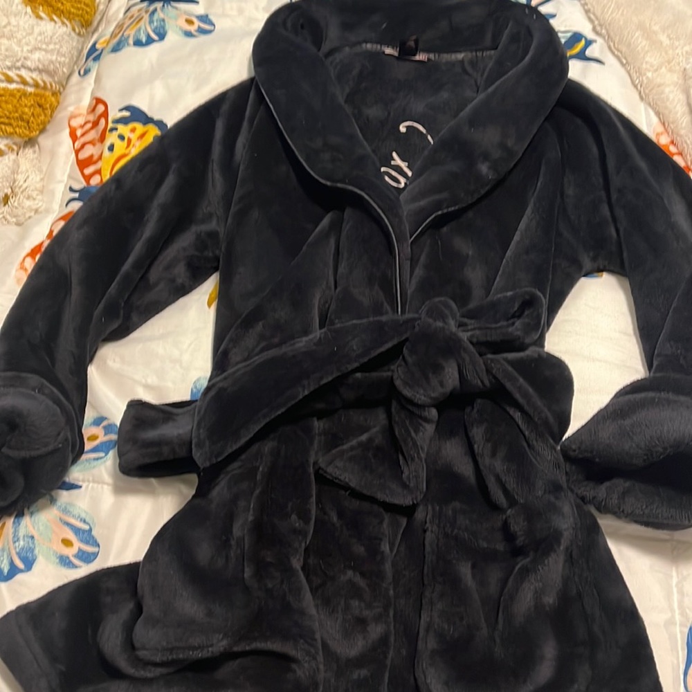 Black plush Victoria’s Secret short robe
